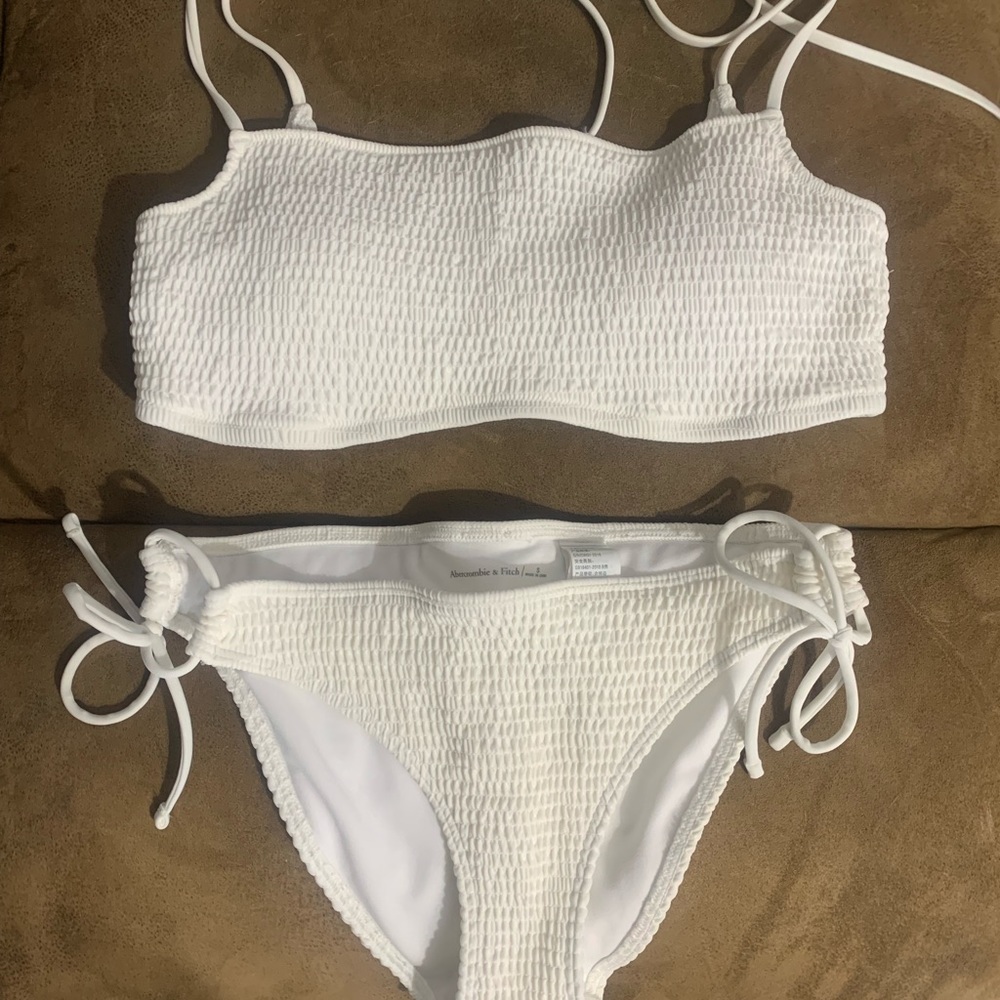 A&F white bikini // top M // bottoms S // NWOT